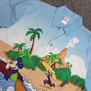 Disney Men's Blue Graphic Shirt